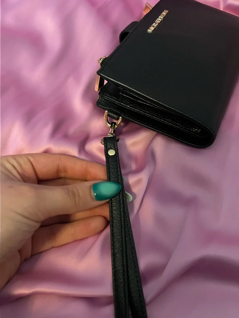 Michael Kors Wallet - Picture 10 of 11